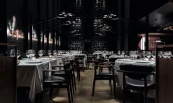 109 Armchair, valnød af Finn Juhl