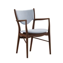46 Armchair, valnød af Finn Juhl