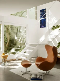 3316 Ægget af Arne Jacobsen læder