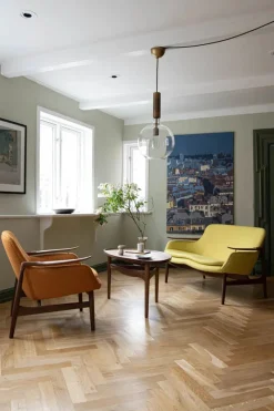 53 Lænestol, eg olie af Finn Juhl