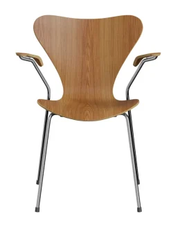 3207 Serie 7 Armstol af Arne Jacobsen