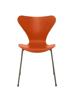 3107 Serie 7 stol i farvet ask af Arne Jacobsen