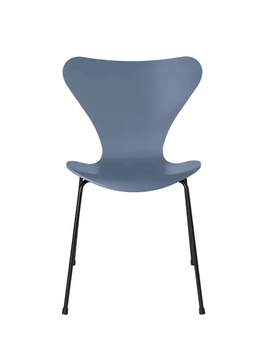 3107 Serie 7 stol lakeret af Arne Jacobsen