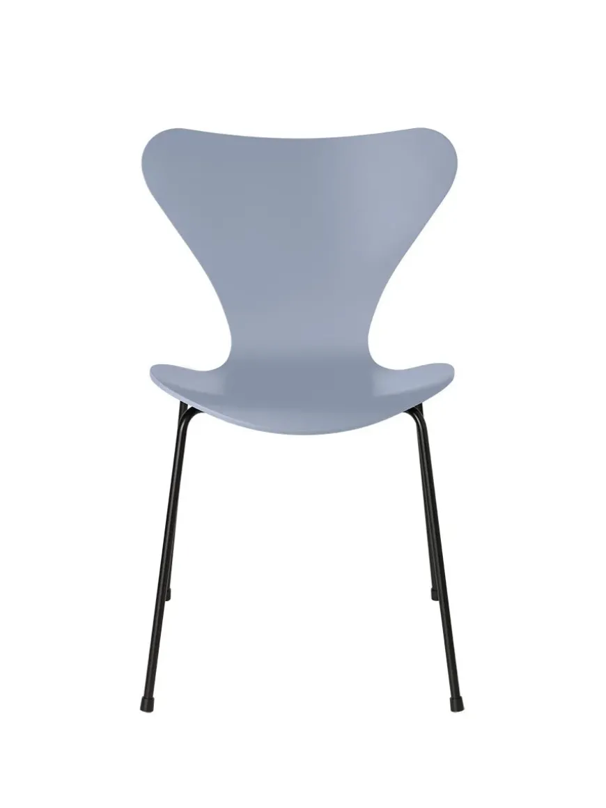 3107 Serie 7 stol lakeret af Arne Jacobsen