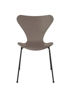 3107 Serie 7 stol lakeret af Arne Jacobsen