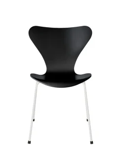 3107 Serie 7 stol lakeret af Arne Jacobsen