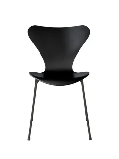 3107 Serie 7 stol lakeret af Arne Jacobsen