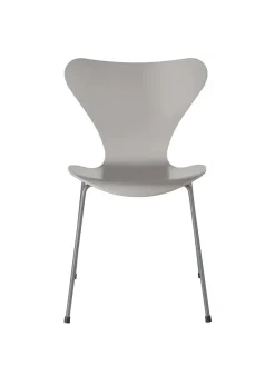 3107 Serie 7 stol lakeret af Arne Jacobsen