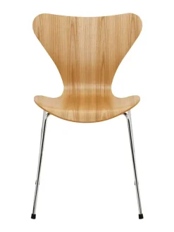 3107 Serie 7 Stol, naturfiner af Arne Jacobsen