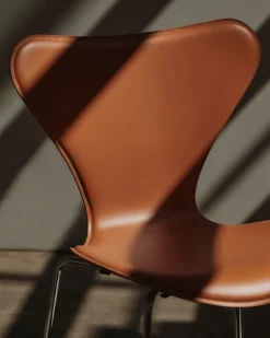 3107 Serie 7 stol, Tailored af Arne Jacobsen