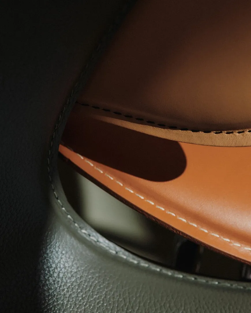 3107 Serie 7 stol, Tailored af Arne Jacobsen