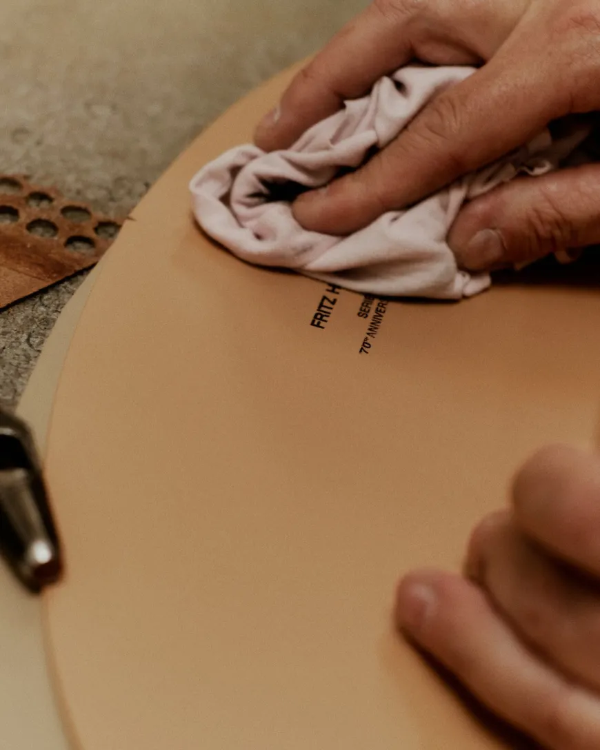 3107 Serie 7 stol, Tailored af Arne Jacobsen