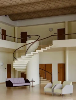 77 Stol, valnød af Finn Juhl