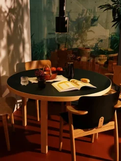 Aalto Table Round, Ø125 cm fra Artek