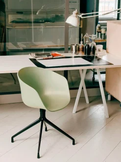 About a Chair AAC52 Forsidepolstret, sort skal fra Hay