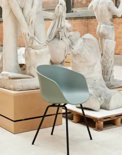 About a Chair AAC27 fra Hay