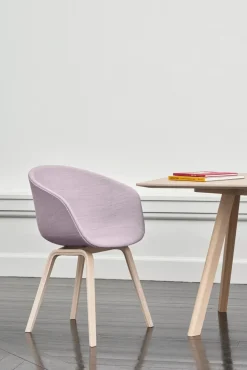 About a Chair AAC27 fra Hay