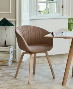 About a Chair AAC27 fra Hay