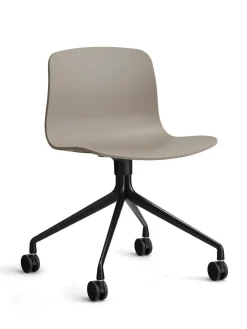 About a Chair AAC14 fra Hay