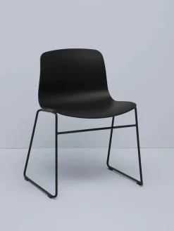 About a Chair AAC09 fra Hay