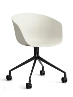 About a Chair AAC52 fra Hay