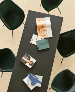 About a Chair AAC127 fra Hay