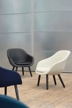 About a Lounge Chair low AAL83 fra Hay