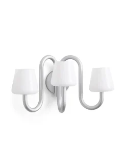 Apollo Wall Sconce, hvid opalglas fra Hay
