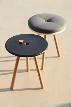 Area Sidebord/fodskammel fra Cane-line