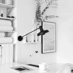 Arigato kort væglampe fra Grupa