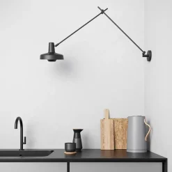 Arigato L væglampe fra Grupa