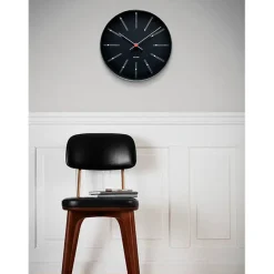 Bankers club vægur af Arne Jacobsen i sort (Ø: 29)