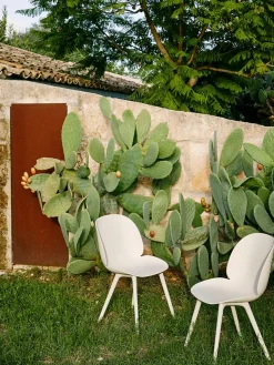 Beetle Outdoor Spisestol fra GUBI