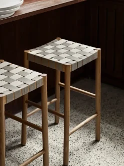 Betty barstol TK7 fra &Tradition