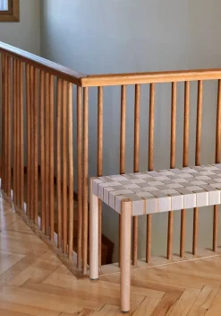 Betty bænk TK4 fra &Tradition