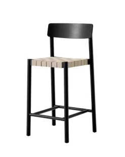 Betty TK12 counter barstol fra &Tradition