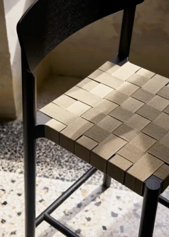 Betty TK12 counter barstol fra &Tradition