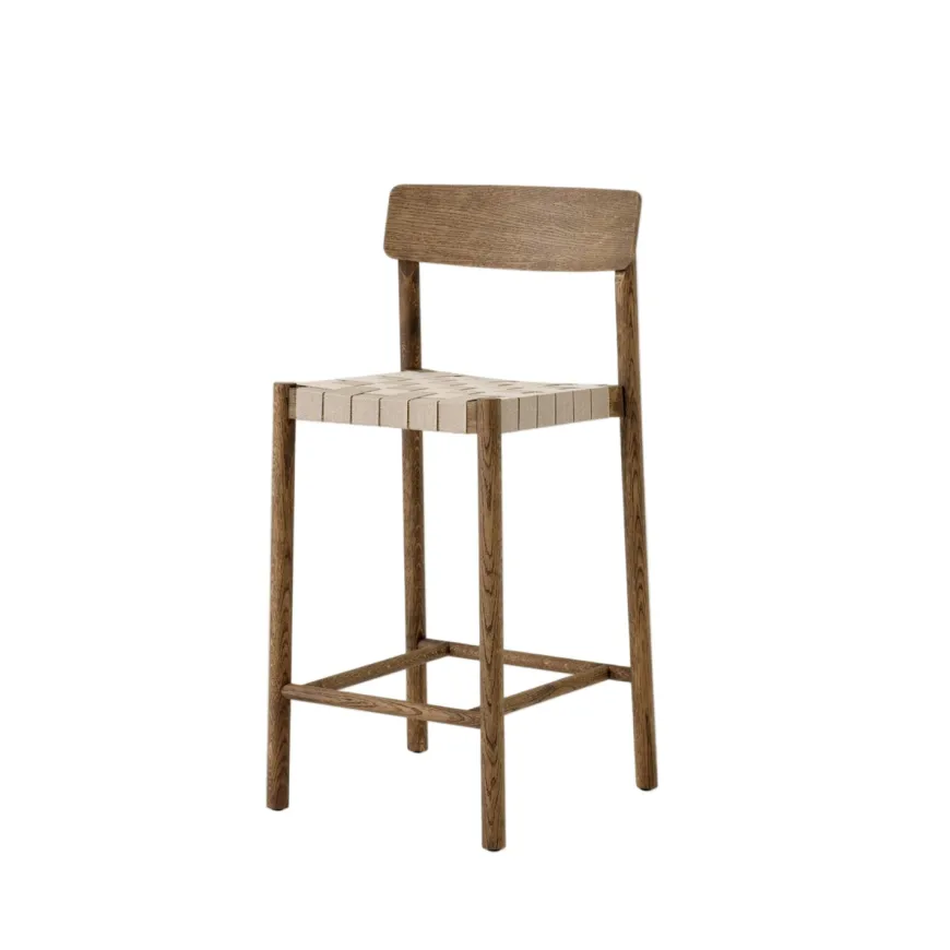 Betty TK12 counter barstol fra &Tradition