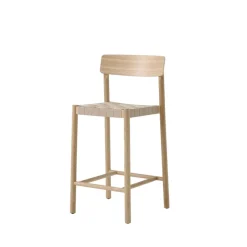 Betty TK12 counter barstol fra &Tradition