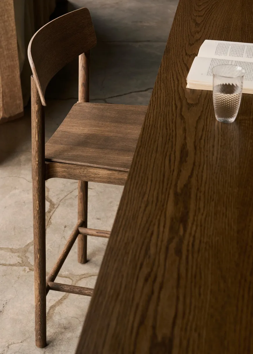 Betty TK13 Counter barstol fra &Tradition