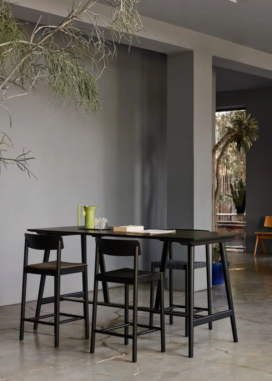 Betty TK13 Counter barstol fra &Tradition