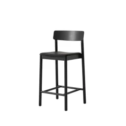 Betty TK14 counterstol med polster fra &Tradition