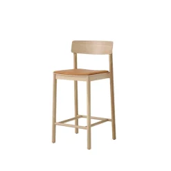 Betty TK14 counterstol med polster fra &Tradition