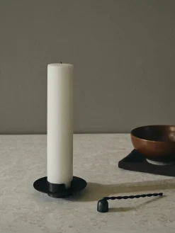 Block Candle Holder, sort messing fra Ferm Living