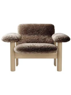 Brasilia Lounge Chair, low back, sheepskin fra Audo Copenhagen