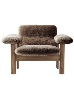 Brasilia Lounge Chair, low back, sheepskin fra Audo Copenhagen