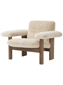 Brasilia Lounge Chair, low back, sheepskin fra Audo Copenhagen