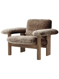 Brasilia Lounge Chair, low back, sheepskin fra Audo Copenhagen