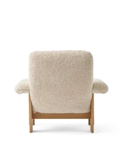 Brasilia Lounge Chair, Natural Oak Sheepskin Nature fra Audo Copenhagen