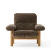 Brasilia Lounge Chair, Natural Oak Sheepskin Root fra Audo Copenhagen